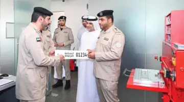 شرطة الشارقة تدشن مصنعاً لطباعة لوحات المركبات في ضاحية السيوح – 25H